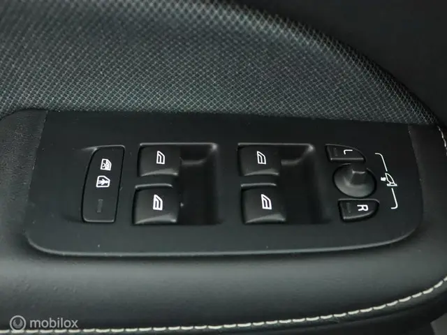 Volvo V60 2.0 T4 R-Design / polestar 211pk 2019 Benzine 57