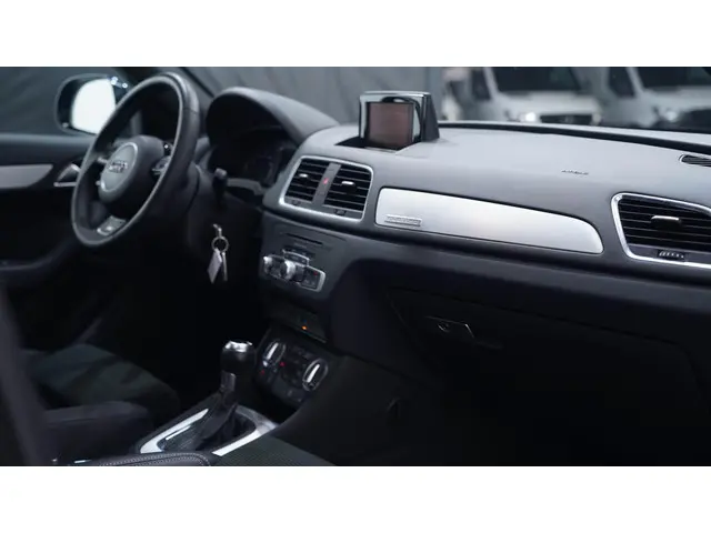 Audi Q3 2.0 TFSI quattro S Edition 2013 Benzine 40