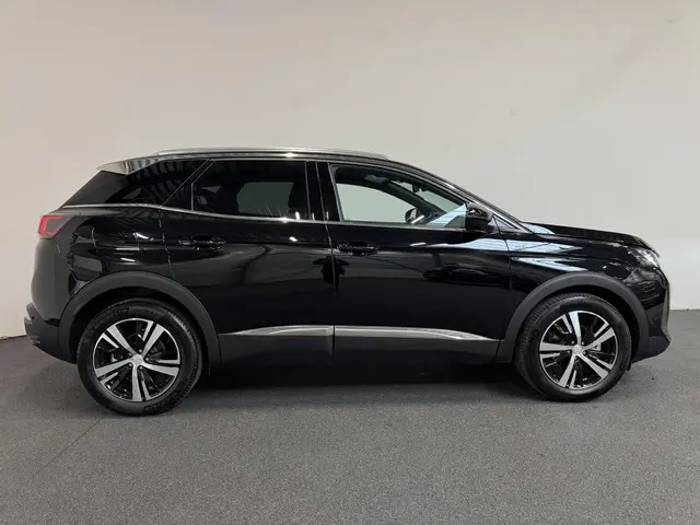 Peugeot 3008 1.2 130 pk EAT-8 Aut. GT Line 2024 Benzine 4