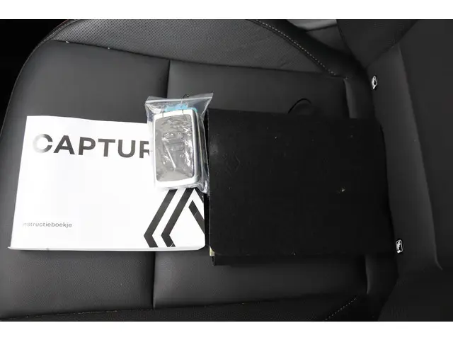 Renault Captur 1.3 mild hybrid 160 iconic 2023 Benzine 14