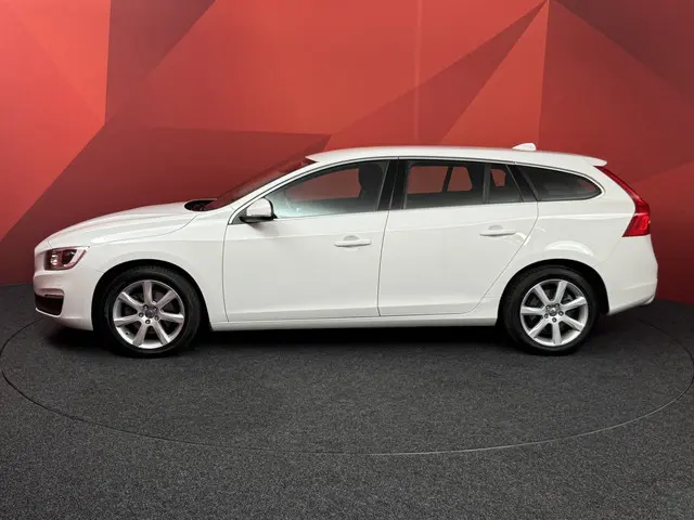 Volvo V60 1.5 T3 Polar+ 2018 Benzine 18