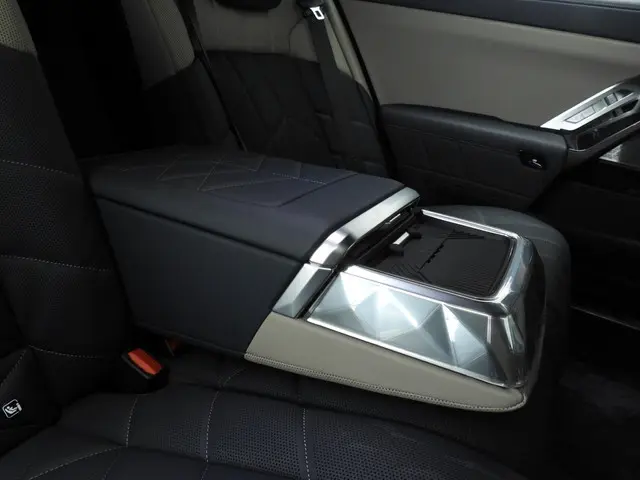 BMW 7 Serie 750e xDrive 2025 Hybride Benzine 37