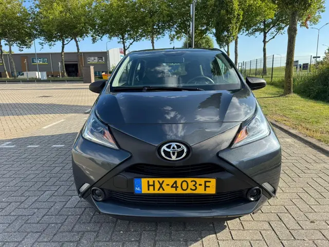 Toyota Aygo 1.0 VVT-i x-now 2016 Benzine 2