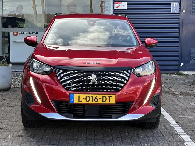 Peugeot 2008 1.2 PureTech 130pk Allure 2021 Benzine 5