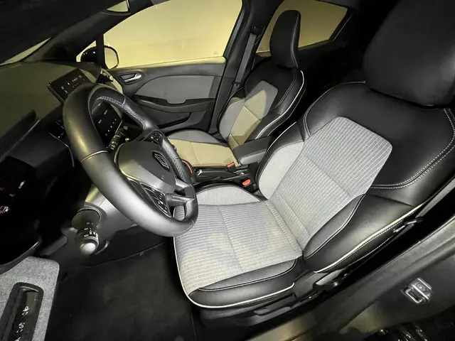 Renault Clio 1.0 TCe 90 GPF techno 2024 Benzine 7