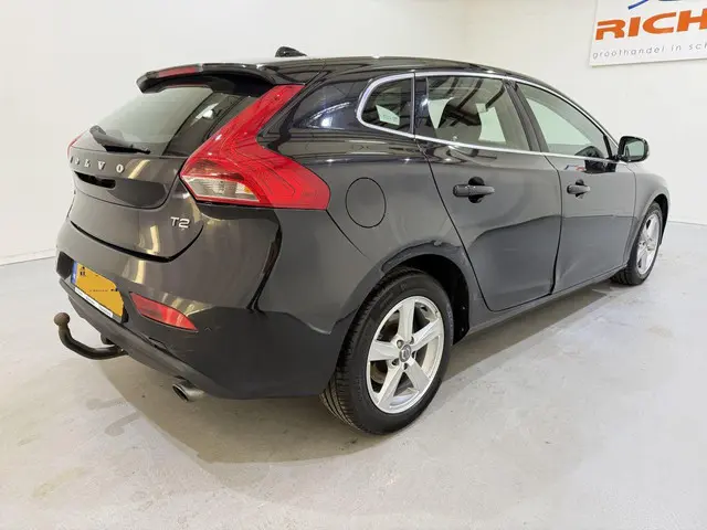 Volvo V40 V-40 1.6 T2 Momentum Navi 2014 Benzine 16