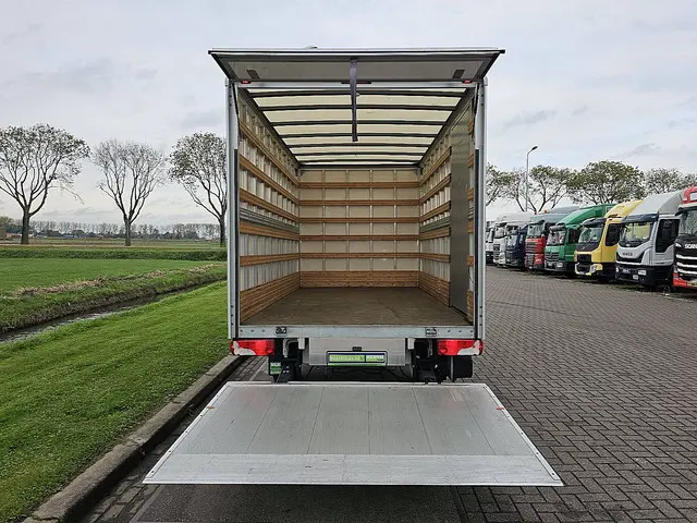 Mercedes-Benz Sprinter 315 2023 Diesel 12