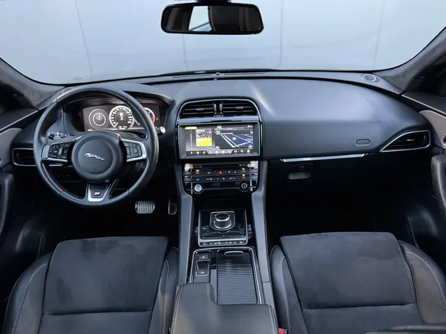 Jaguar F-PACE 3.0 S AWD 30d 2016 Diesel 6
