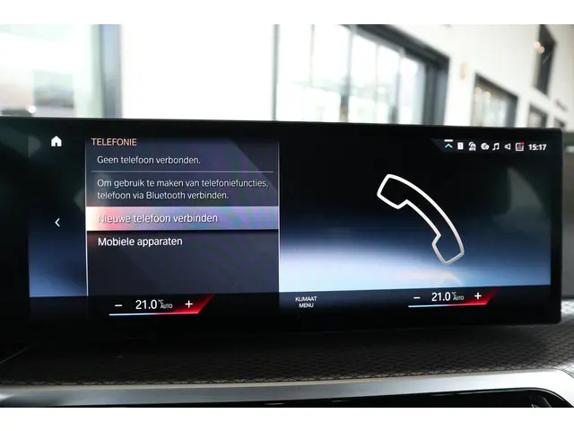 BMW 3 Serie Touring 318i 2024 Benzine 24