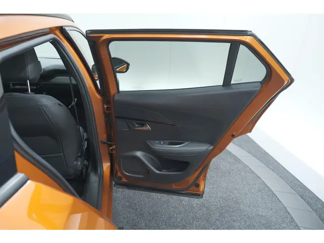 Peugeot e-2008 EV Allure Pack 50 kWh 2021 Elektrisch 57