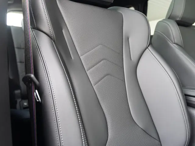 BMW X1 sDrive18i 2025 Benzine 12