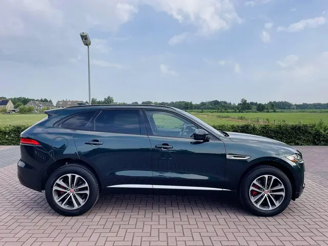 Jaguar F-PACE 3.0 S First Edition AWD 2017 Benzine 11