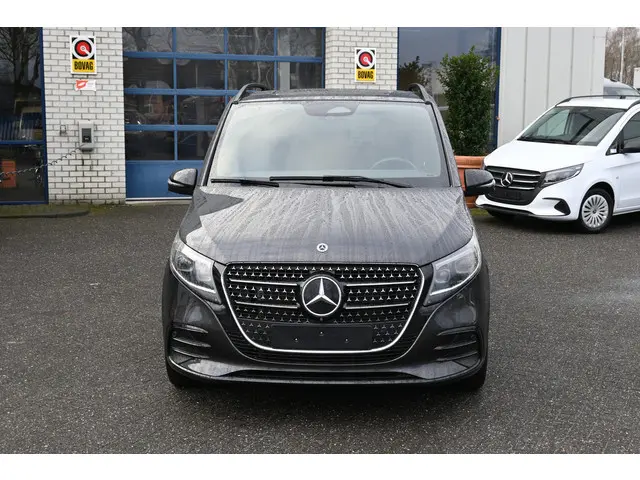 Mercedes-Benz V-Klasse 300d AMG L2 DC 2024 Benzine 2
