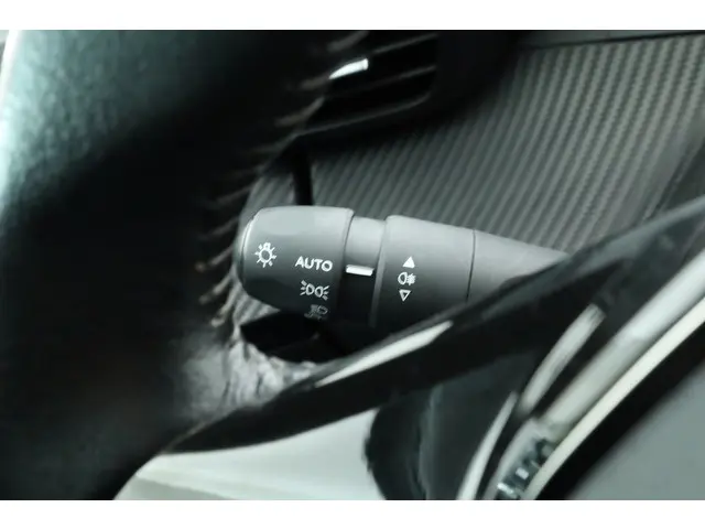 Peugeot 2008 1.5 BlueHDi Active 2020 Diesel 10