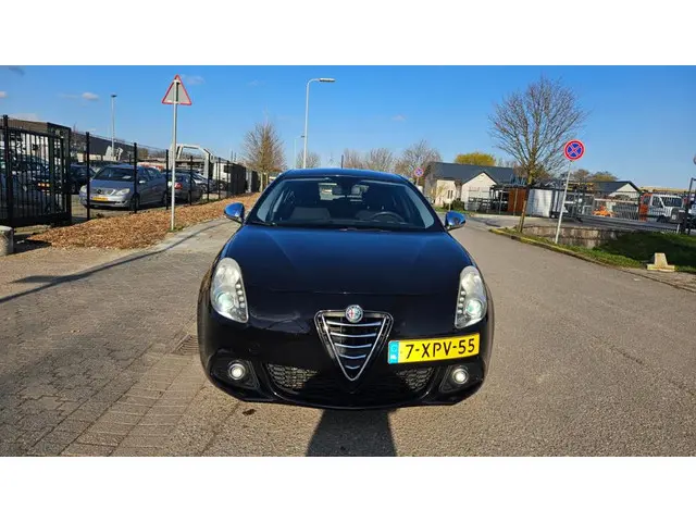 Alfa Romeo Giulietta AUTOMAAT NAP 2014 Benzine 2