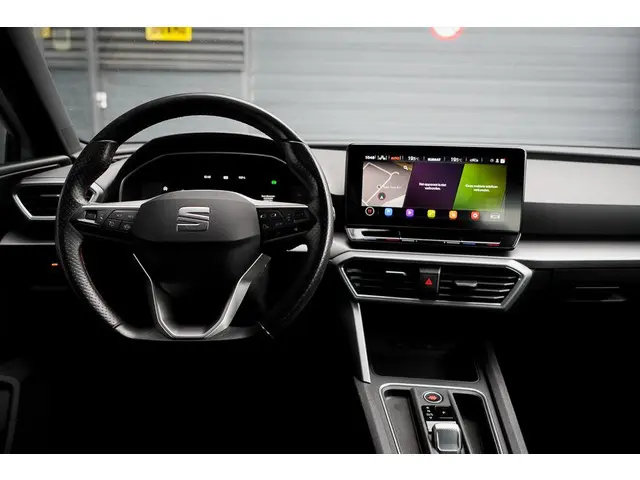 SEAT Leon Sportstourer 1.5 eTSI FR 2021 Benzine 21