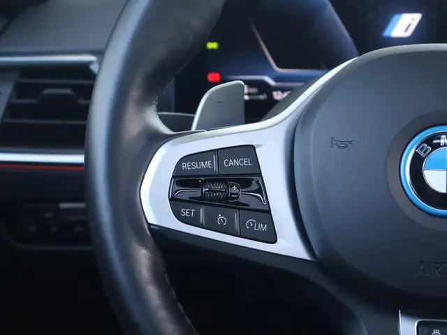 BMW 3 Serie Touring 320e 2024 Hybride Benzine 23