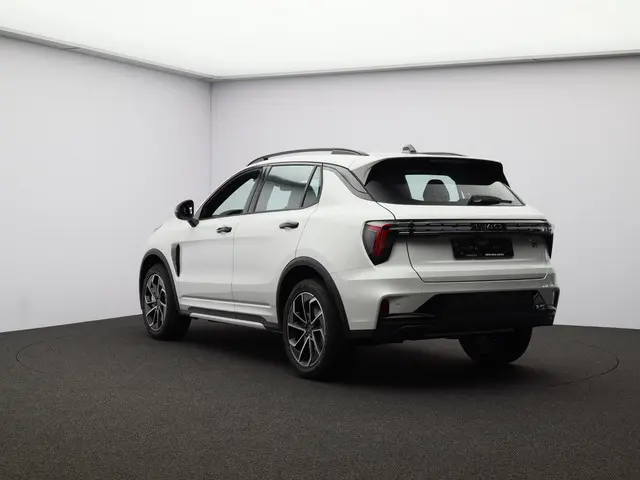 Lynk & Co 01 1.5 Core 2025 Hybride Benzine 6