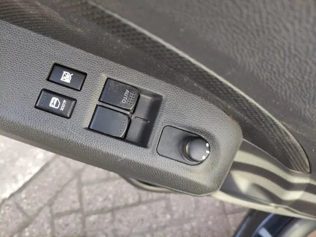 Opel Agila 1.0 Edition APK tot 22-03-2026 2012 Benzine 4