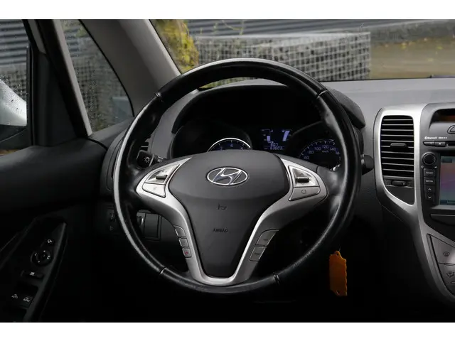 Hyundai ix20 1.4i Go! 2015 Benzine 24