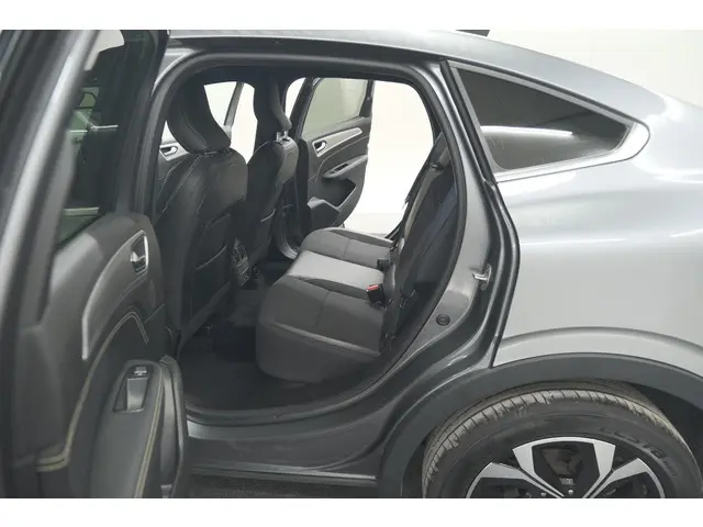 Renault Arkana Mild Hybrid 140 EDC Techno 2024 Benzine 29