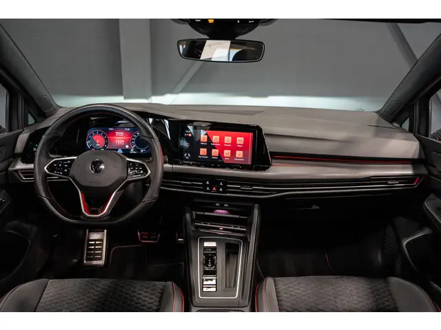 Volkswagen Golf 2.0 TSI GTI 2022 Benzine 33