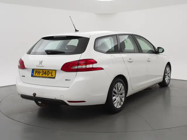 Peugeot 308 SW 1.2 PureTech Blue Lease 2017 Benzine 2