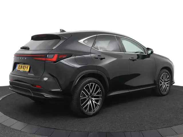 Lexus NX 2