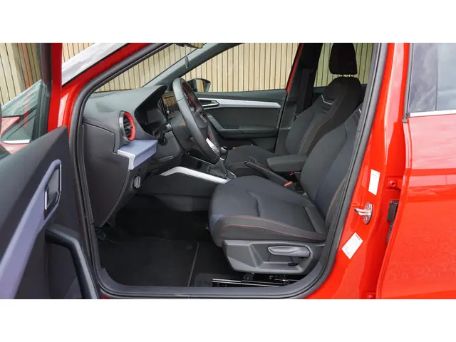 SEAT Arona 1.0 TSI 95pk FR-Line 2024 Benzine 7