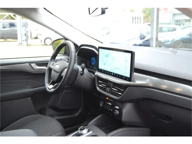 Ford Kuga 2.5 PHEV 243pk Titanium 2024 Hybride Benzine 26
