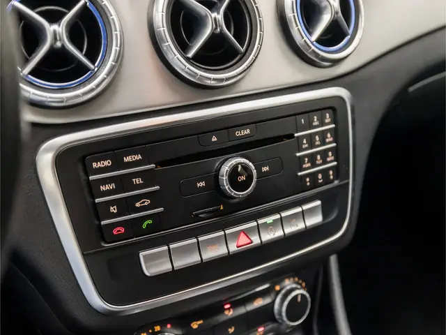 Mercedes-Benz CLA 180 AMG Sport 2017 Benzine 9