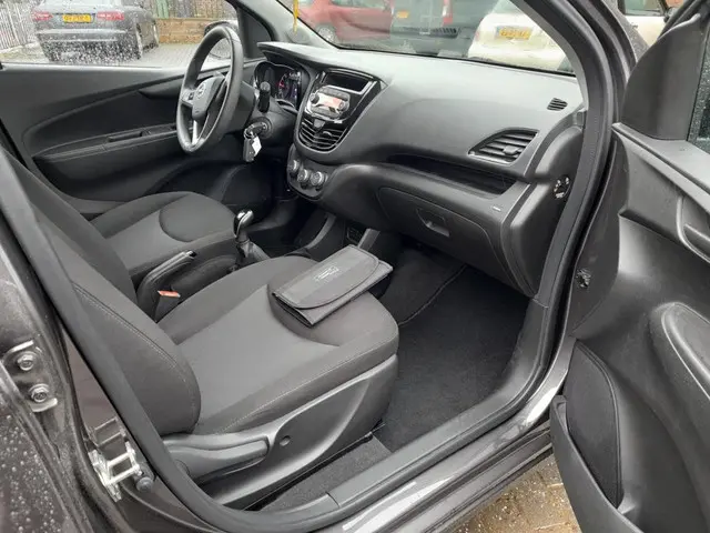 Opel KARL 1.0 ecoFLEX Edition 2016 Benzine 11