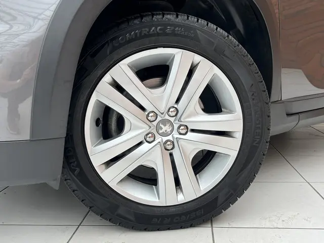 Peugeot 2008 PureTech 110 EAT6 Signature 2019 Benzine 4