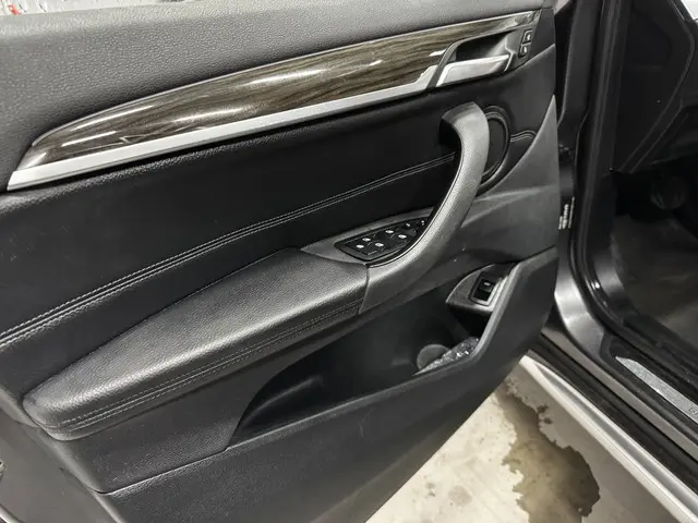 BMW X1 XDrive20i Executive *Export only* 2018 Benzine 15