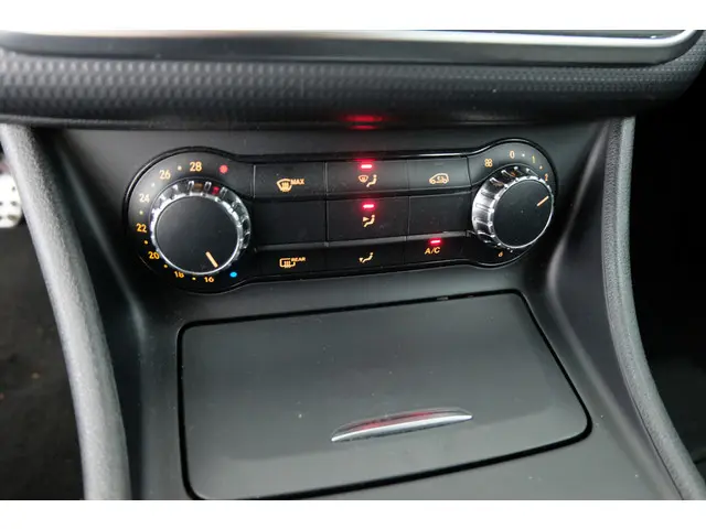 Mercedes-Benz A-Klasse 180 Ambition 2013 Benzine 27