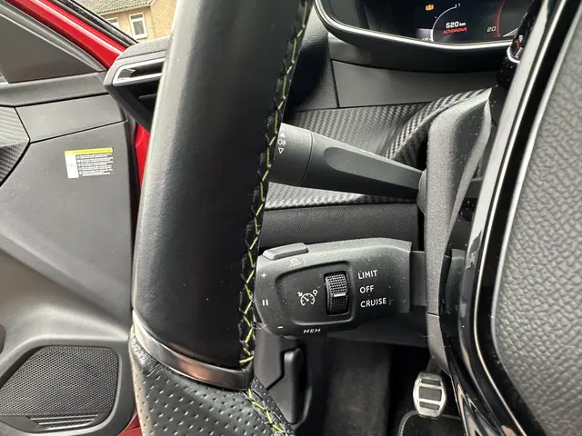 Peugeot 208 1.2 Turbo 100 PK GT Pack 2021 Benzine 22