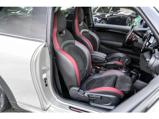 MINI Cooper Mini 2.0 John Works 2018 Benzine 24