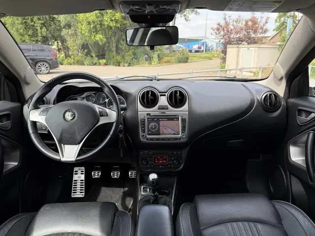 Alfa Romeo MiTo 1.3 JTDm ECO Distinctive 2013 Diesel 14
