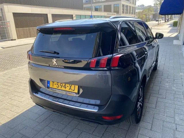 Peugeot 5008 1.2 PureTech Allure 2018 Benzine 4