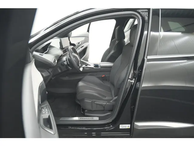 Peugeot 3008 1.2 Hybrid 136 GT 2024 Hybride Benzine 30