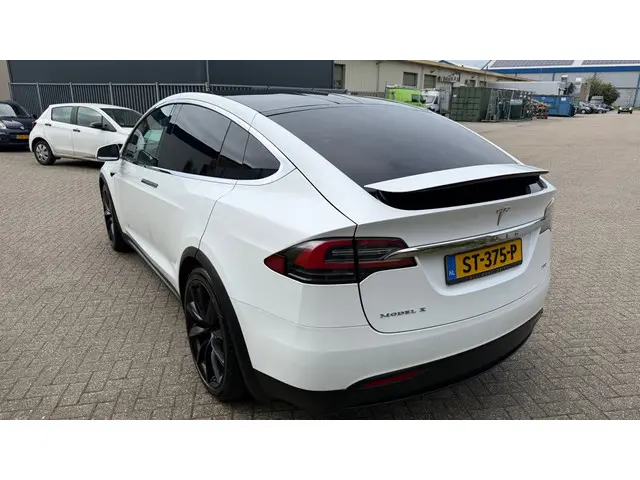 Tesla Model X 75D Base 2018 Elektrisch 4