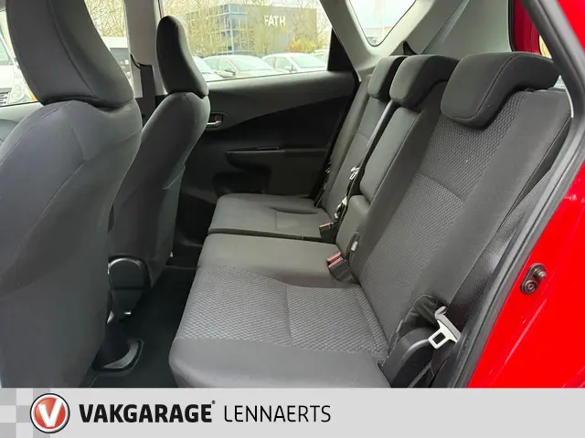 Toyota Verso-S 1.3 VVT-i Dynamic 2015 Benzine 19