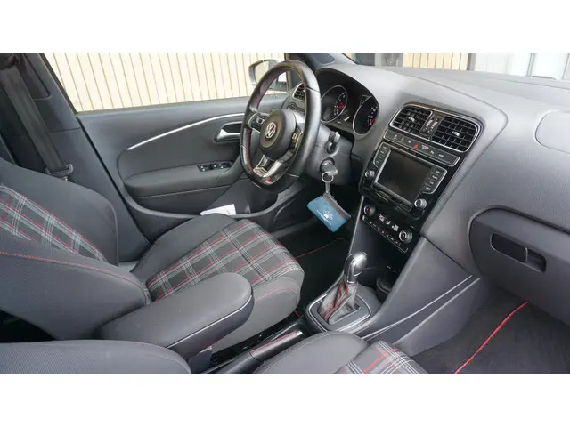 Volkswagen Polo 1.8 TSI 192PK GTI DSG 2015 Benzine 11