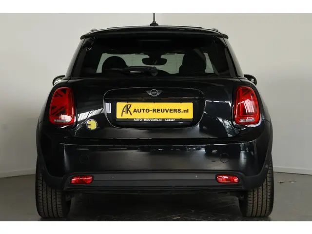 MINI Electric Cooper MINI Yours 33 kWh 2023 Elektrisch 9