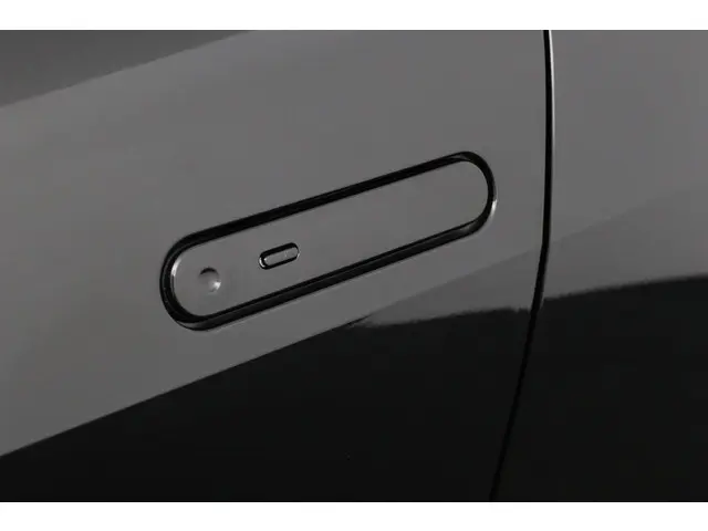 Toyota C-HR 1.8 Hybrid 140 Dynamic 2024 Hybride Benzine 35