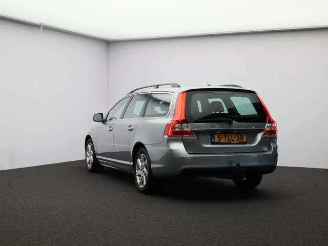 Volvo V70 T4 Nordic+ 2014 Benzine 29