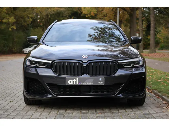 BMW 5 Serie Touring 530i High Executive 2023 Benzine 9