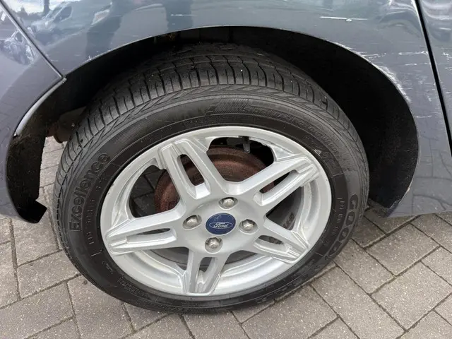 Ford Fiesta 1.4 Titanium|AUTOMAAT|NIEUWE APK 2012 Benzine 4