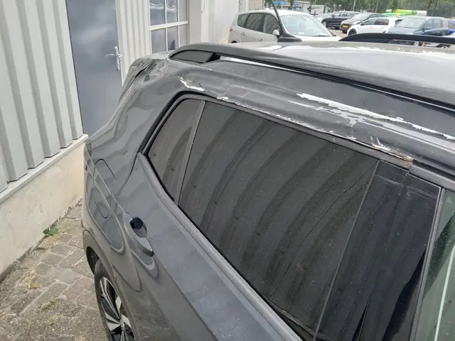 Volkswagen T-Cross 1.0 TSI Life SCHADEAUTO!!! 2019 Benzine 13