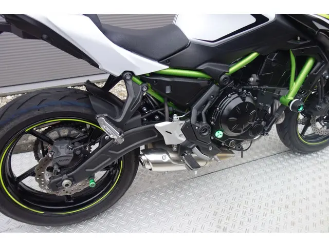 Kawasaki Z650 ABS 2020 Benzine 10